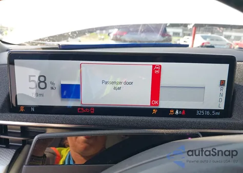 2022 Ford Mustang Mach-E Premium z USA, uszkodzony, nr VIN 3FMTK3R79NMA19266